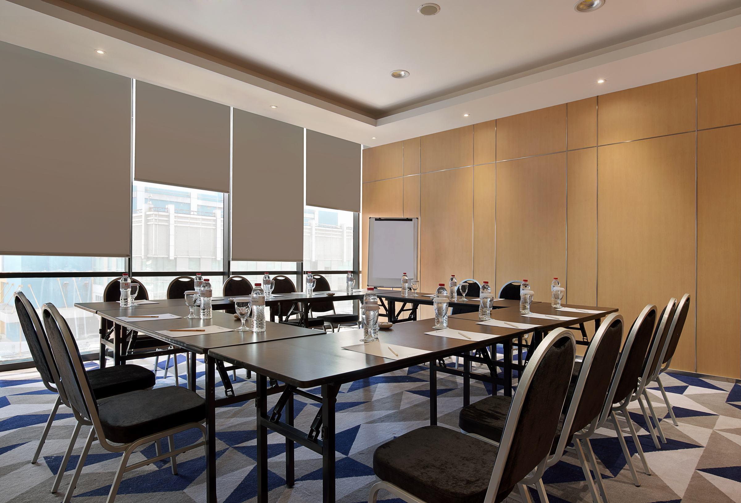 Swiss-Belinn Simatupang Jakarta Eksteriør bilde